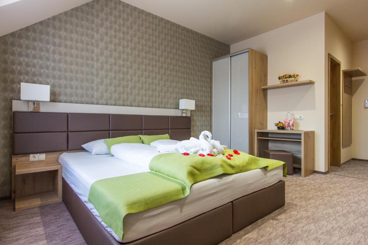 Veres Motel Veresegyhaz Ngoại thất bức ảnh