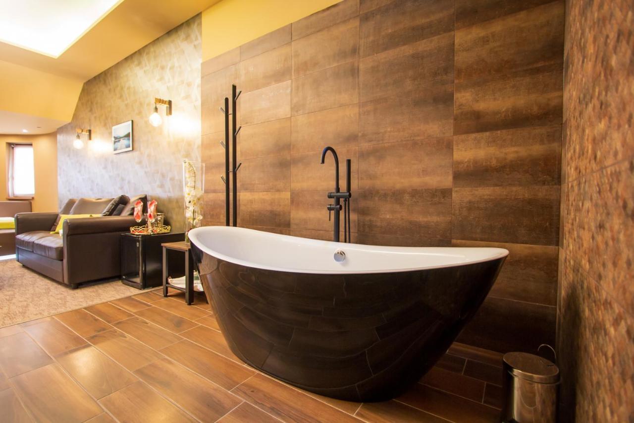 Veres Motel Veresegyhaz Ngoại thất bức ảnh