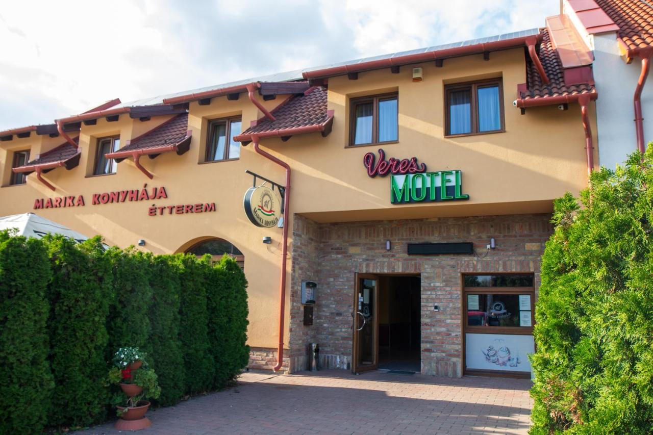 Veres Motel Veresegyhaz Ngoại thất bức ảnh