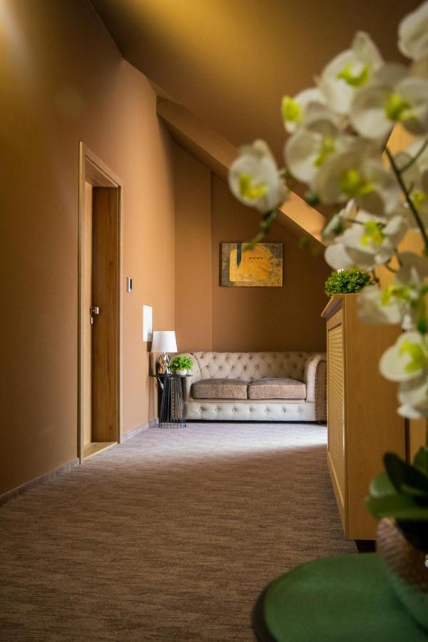 Veres Motel Veresegyhaz Ngoại thất bức ảnh