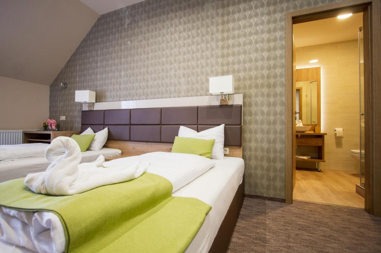 Veres Motel Veresegyhaz Ngoại thất bức ảnh