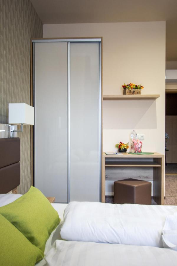 Veres Motel Veresegyhaz Ngoại thất bức ảnh
