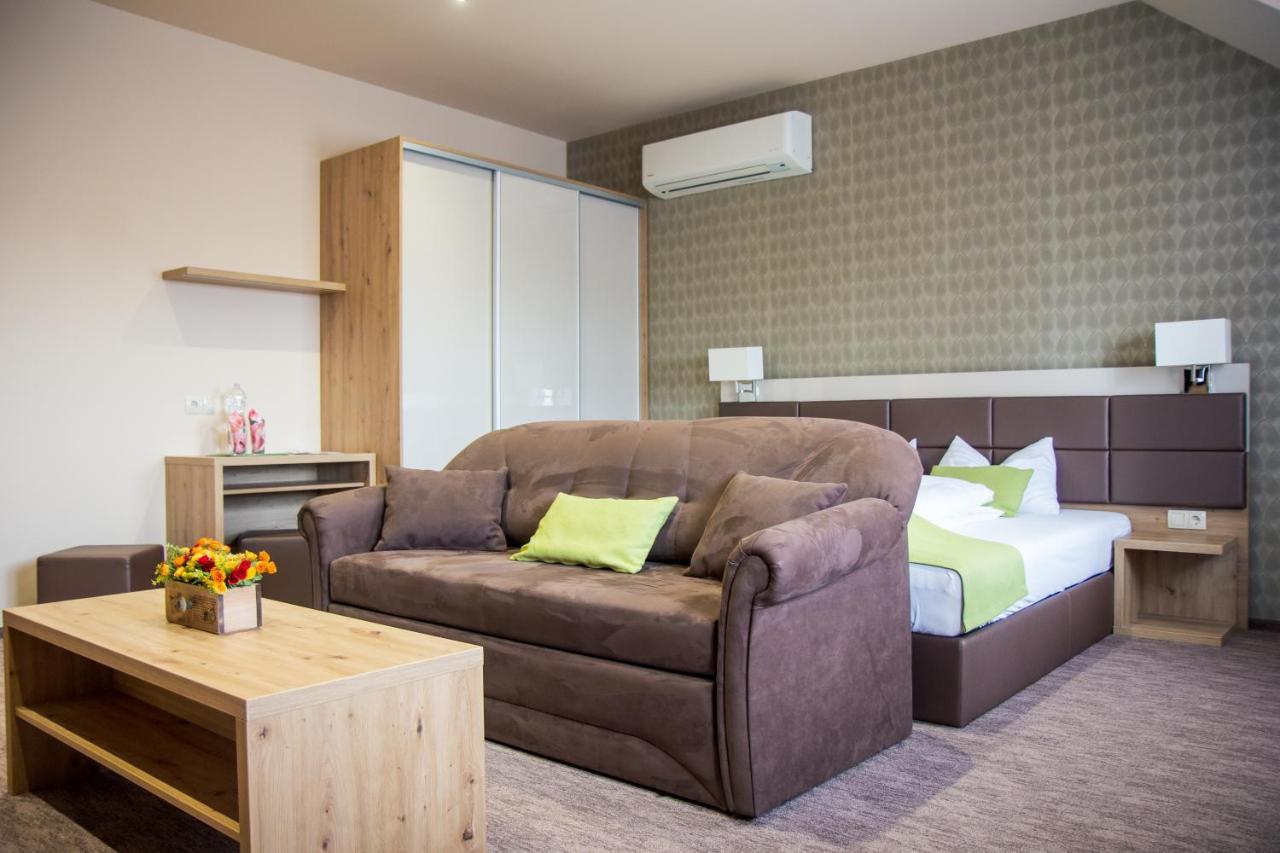 Veres Motel Veresegyhaz Ngoại thất bức ảnh