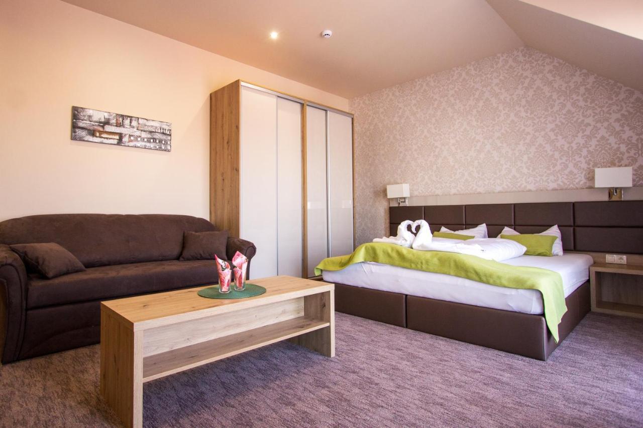 Veres Motel Veresegyhaz Ngoại thất bức ảnh