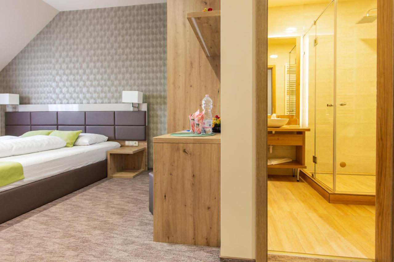 Veres Motel Veresegyhaz Ngoại thất bức ảnh