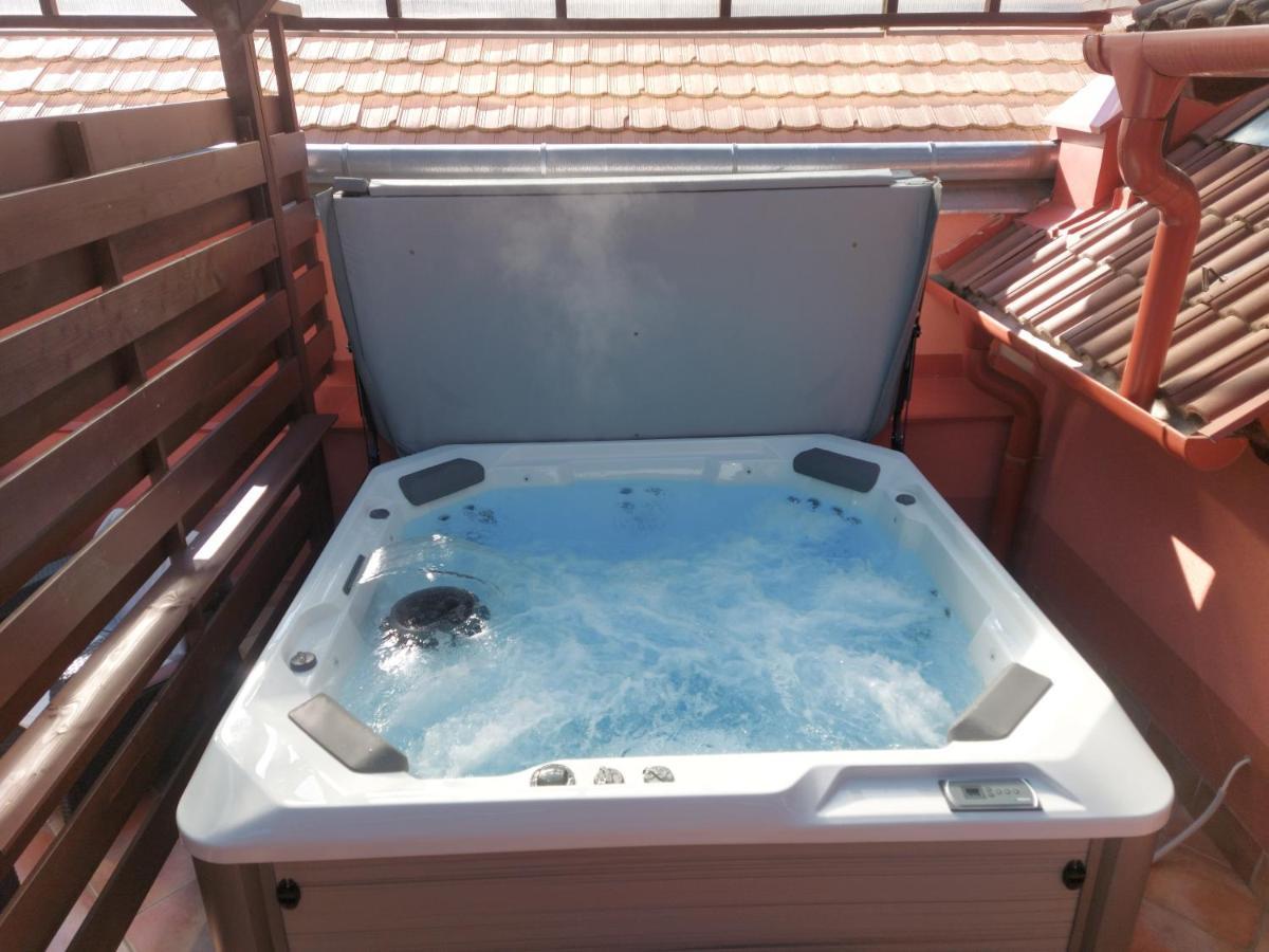 Veres Motel Veresegyhaz Ngoại thất bức ảnh